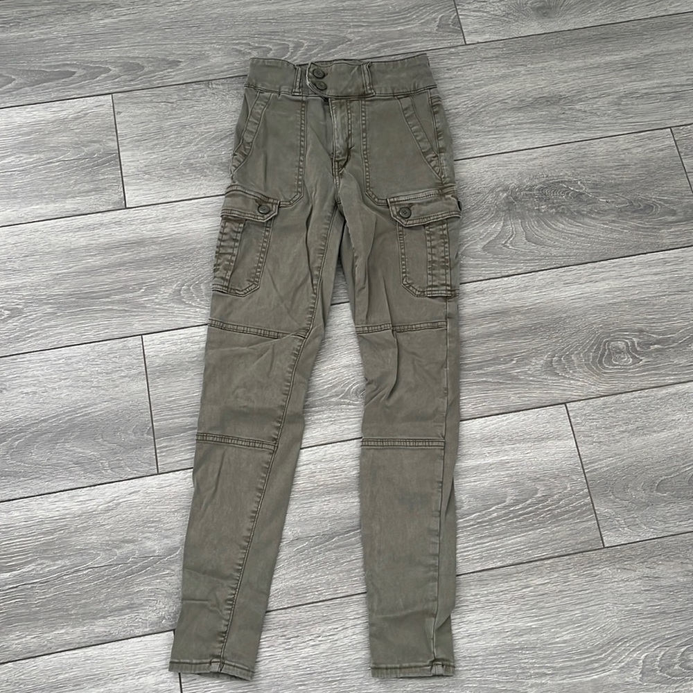 Green multi-pocket jeans!